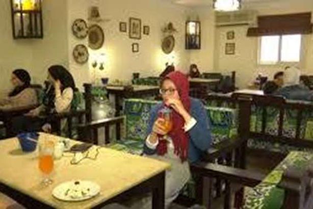 معلمة تترك التدريس لتدير مقهى: الموضوع سهل
