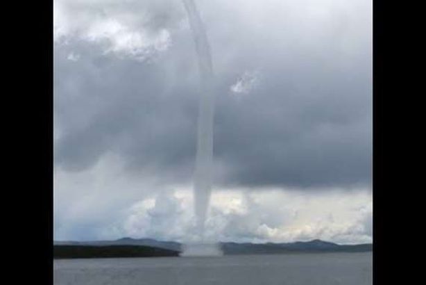 شاهقة مائية