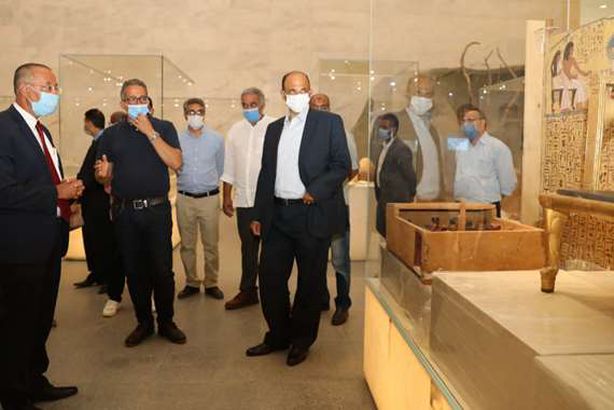 وزير السياحة