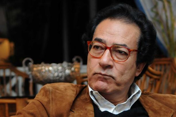 فاروق حسني: "إللي مش هيقبض من السيسي هيبقى ضده"