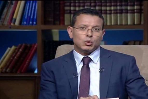الإعلامي عمرو عبد الحميد