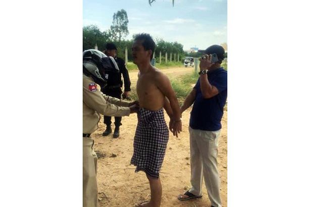 يقطع رأس والدته بزعم أن شبحًا يسكن جسدها