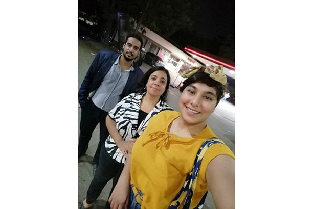 منة عبد العزيز و المحامية