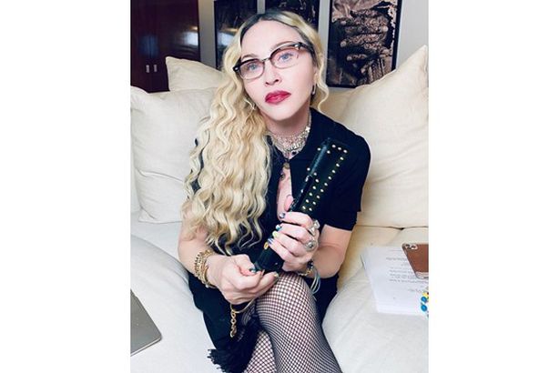 0_Madonna-gives-details-of-her-biopic
