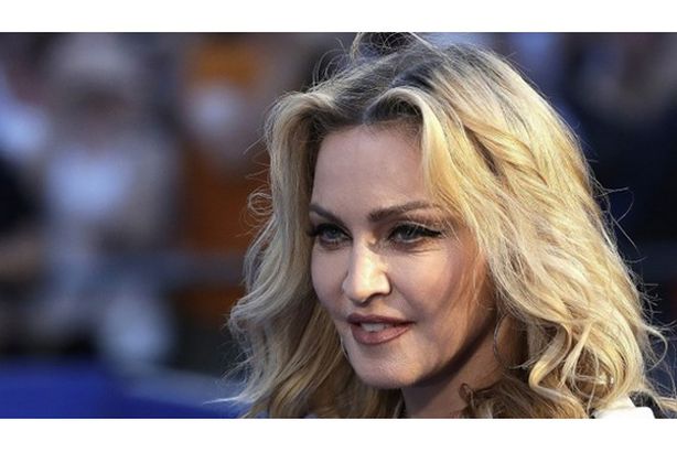 78-001959-madonna-concert-london_700x400