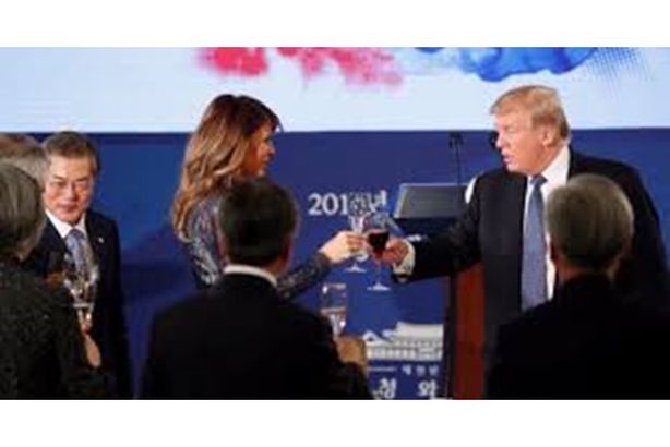 ترامب يتغزل في ميلانيا: "رقيقة ورشيقة"
