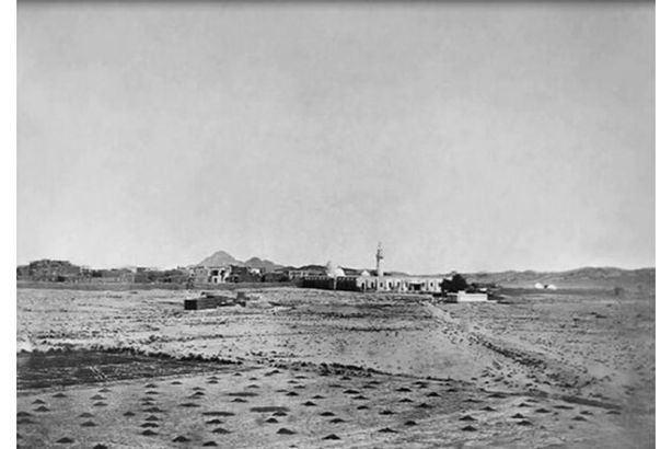 صورة نادرة لمسجد الصحابي ابن عباس قبل 100 عاما بالطائف
