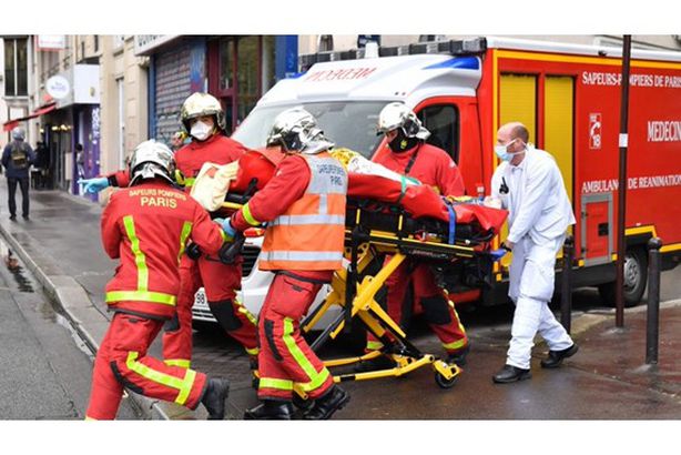 عاجل.. عملية طعن بالقرب من صحيفة شارلي إيبدو
