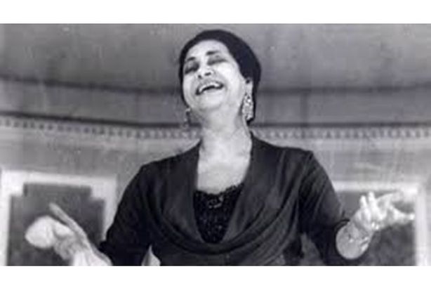 «بخور وخرزة».. كيف كانت تواجه أم كلثوم وأحمد رمزي الحسد
