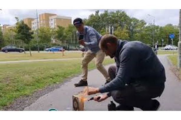 أول تعليق لأمير سعودي على حادثة حرق المصاحف
