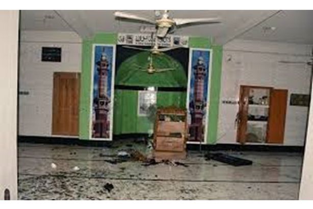 مصرع وإصابة 61 في انفجار أجهزة تكييف بمسجد
