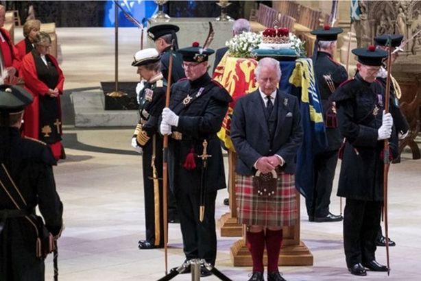 تشارلز-780x470