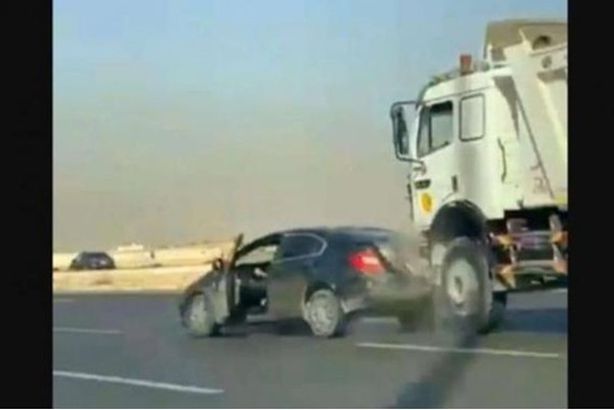 196-131712-chasing-suez-driver-egypt_700x400