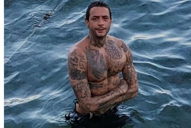 198-015117-ahmed-el-fishawy-bikini-girl-2