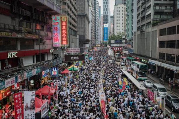 عودة المظاهرات لشوارع "هونغ كونغ" بعد توقف دام 45 يومًا