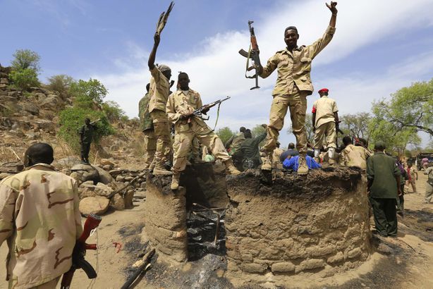 قطر تُسرّح 1400 مقاتل في دارفور