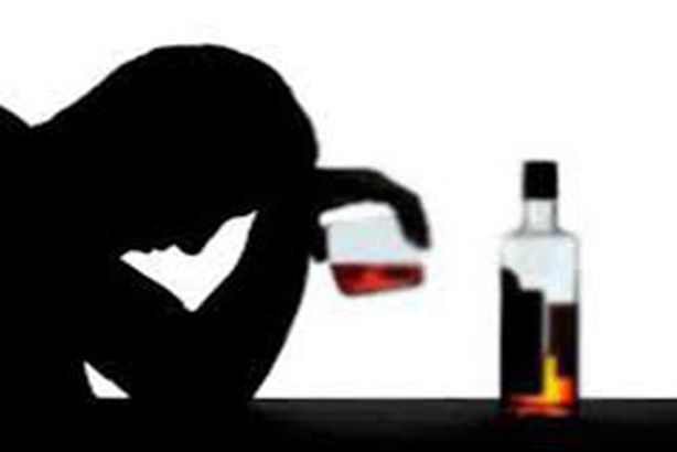 ضبط عامل يتناول الخمور بجوار مطرانية نجع حمادي   