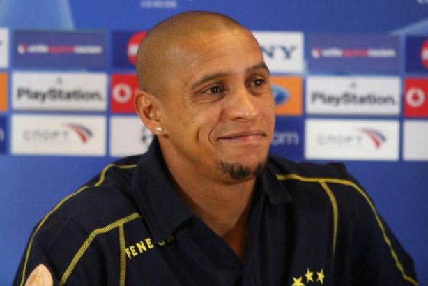 روبرتو كارلوس: لا أعرف أمهات أبنائي!