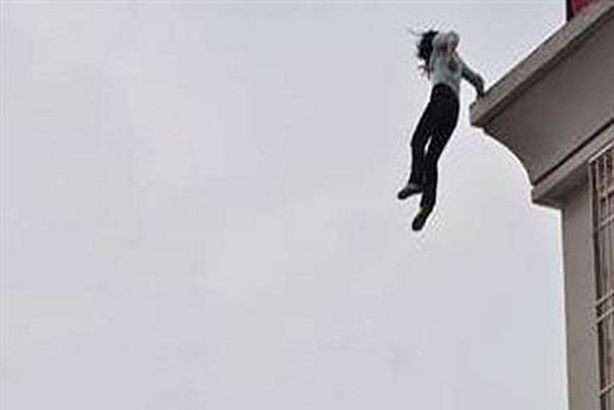 انتحار طالبة ثانوي بالمنصورة بسبب علاقة عاطفية