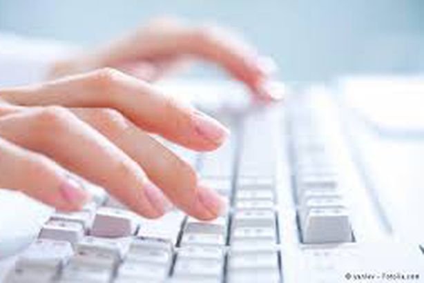 لوحة مفاتيح ذكية تتعرف على المستخدم وتولد الكهرباء