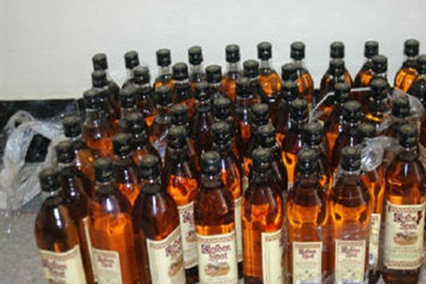 التهرب الجمركى يضبط 3144 زجاجة خمور مستوردة