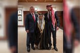 من هو الفتى الذي ابتسم له الملك عند دخوله منصة حفل الاستقلال؟