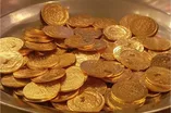 الوكيل الإخباري-   قال رئيس النقابة العامة لأصحاب محلات تجارة وصياغة الحلي والمجوهرات ربحي علان، بلغ سعر الليرة الرشادي وزن 7 غرامات 532 دينارا، والليرة الإنجليزي وزن 8 غرامات 608 دنانير.

