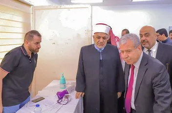 مستشفى المقاصد يعالج 432 مريضا في يوم طبي مجاني بالحصن