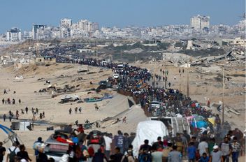نحو 200 ألف فلسطيني عادوا إلى شمال غزة منذ إعلان وقف إطلاق النار