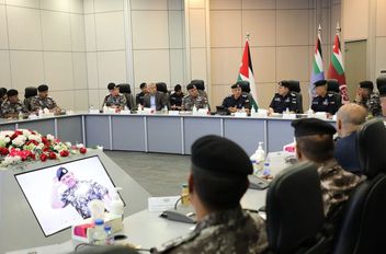 أكد مدير الأمن العام اللواء الدكتور عبيدالله المعايطة على الدور الكبير الذي تضطلع به قوات الدرك في مساندة وحدات وتشكيلات مديرية الأمن العام، مشيداً بجاهزيتها العالية وحرفية منتسبيها في تنفيذ المهام ال