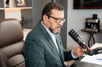 الإعلامي محمد الوكيل