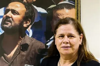 فدوى البرغوثي توجه رسالة بالدموع لزوجها في الأسر