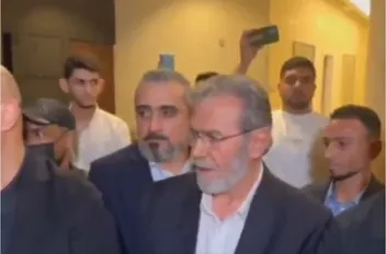 جانب من استقبال الأسرى المبعدين إلى مصر