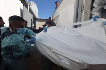 "صحة غزة" تتسلم 30 جثمانا لشهداء أفرجت عنهم إسرائيل الخميس