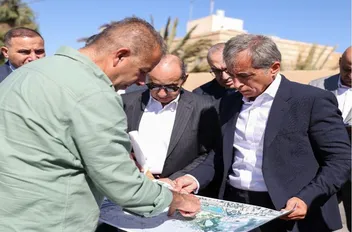 رئيس الوزراء جعفر حسان يزور منطقة الأزرق.
