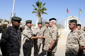 الحنيطي يزور عدد من تشكيلات القوات المسلحة ويشيد بكفاءتها واحترافيتها