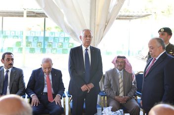 مندوبا عن الملك وولي العهد. العيسوي يعزي عشيرتي الزعبي والحوارات
