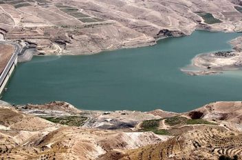 أصدر وزير المياه والري، المهندس رائد أبو السعود، اليوم الخميس 2 تشرين الأول 2025، تعليماته إلى كافة العاملين في قطاع المياه بضرورة التعامل بمسؤولية وحرفية لتنفيذ جميع الخطط المرسومة لمواجهة أي حالات ط