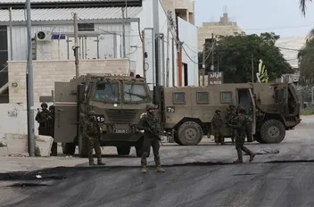 إصابة 11 فلسطينيا باقتحام جيش الاحتلال لنابلس
