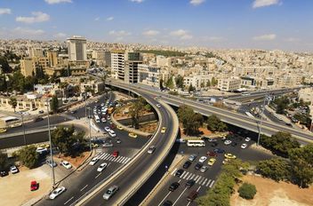 طقس معتدل الجمعة وتحذير من الغبار في مناطق البادية