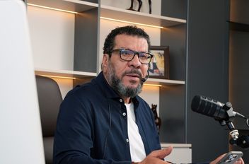 الإعلامي محمد الوكيل