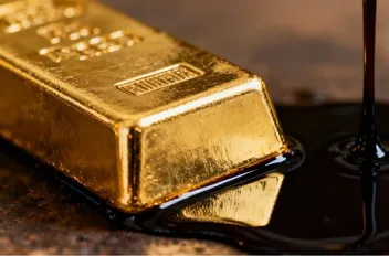 انخفضت أسعار الذهب اليوم الخميس، متأثرة بارتفاع الدولار في وقت يترقب فيه المستثمرون بيانات تضخم أميركية رئيسية للحصول على المزيد من المؤشرات حول مسار أسعار الفائدة.
وبحسب وكالة "بلومبرغ" للأخبار الاق