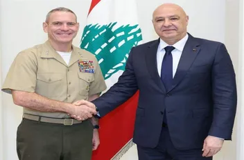 الرئيس اللبناني العماد جوزاف عون خلال لقائه الرئيس الجديد للجنة الإشراف على وقف الأعمال العسكرية الجنرال الأميركي جوزيف كليرفيلد.