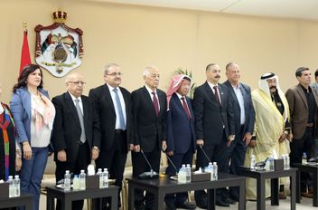 خلال لقائه وفداً يضم نحو (200) شخصية من مختلف المحافظات
