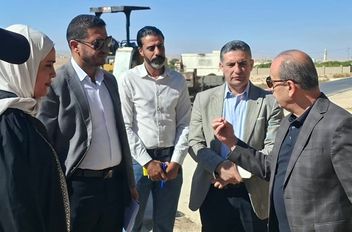 وزير الإدارة المحلية يتفقد بلدية أم الرصاص
