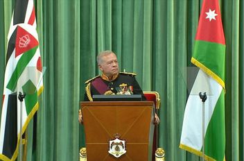 جلالة الملك عبدالله الثاني خلال افتتاح الدورة العادية الثانية لمجلس الأمة العشرين.
