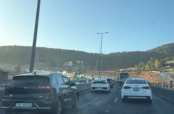 حادث سير يتسبب بأزمة مرورية على طريق سلحوب- صور
