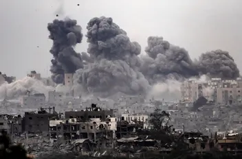 الاحتلال ينسف مباني شرقي غزة
