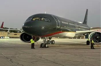 طائرة إيرباص A320neo للملكية الأردنية في مطار ماركا.
