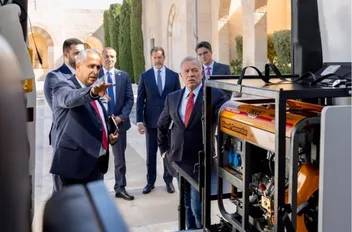 الملك يطلع على عمل وحدات دعم مبتوري الأطراف المتنقلة التابعة لـ"استعادة الأمل"